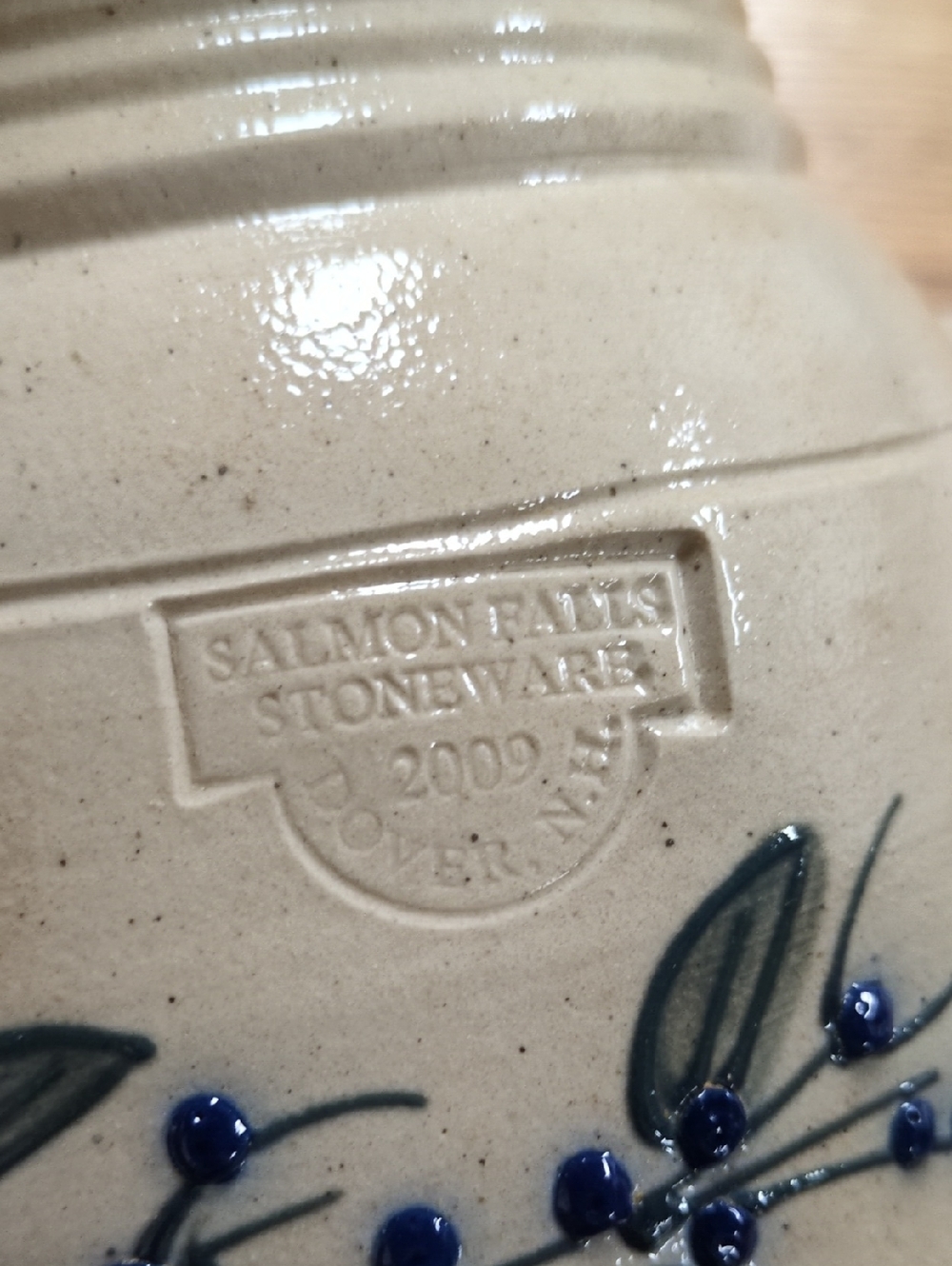 Salmon Falls Stoneware Pottery 2009 Blueberry Vine Handle Jug Canister Vase - Picture 6 of 12